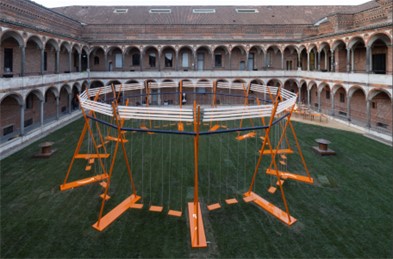 FuoriSalone 2023. Amazon e Stefano Boeri Interiors inaugurano “The Amazing Playground”, un ampio spazio interattivo ed esperienziale con protagonista “SWING”.